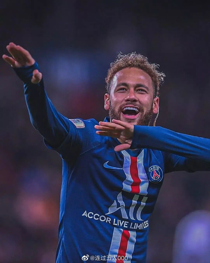 晚邮报：孔蒂向球队发表了一小时讲话，要求球员立即拿出状态