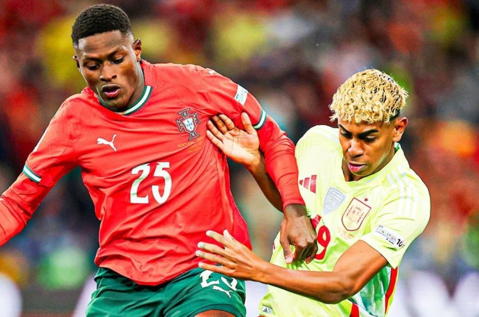 意甲劲旅末分钟遭绝杀，主帅怒斥裁判（意甲强队读秒被绝杀，主帅赛后怒批裁判）